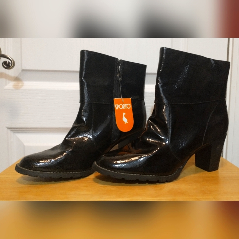 Woman's Boots Size 11M